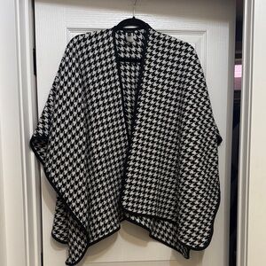 Talbots Houndstooth Knit Poncho